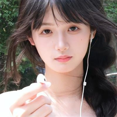 庇护棕榈树下